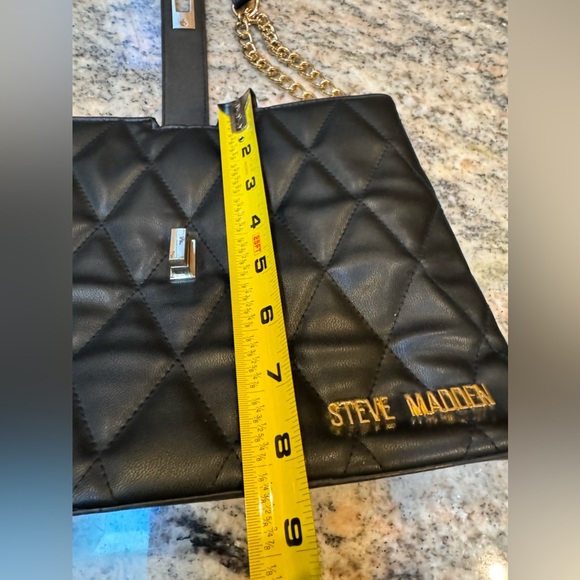 Steve Madden quilted purse. Like new. Gold hardware - Picture 8 of 15